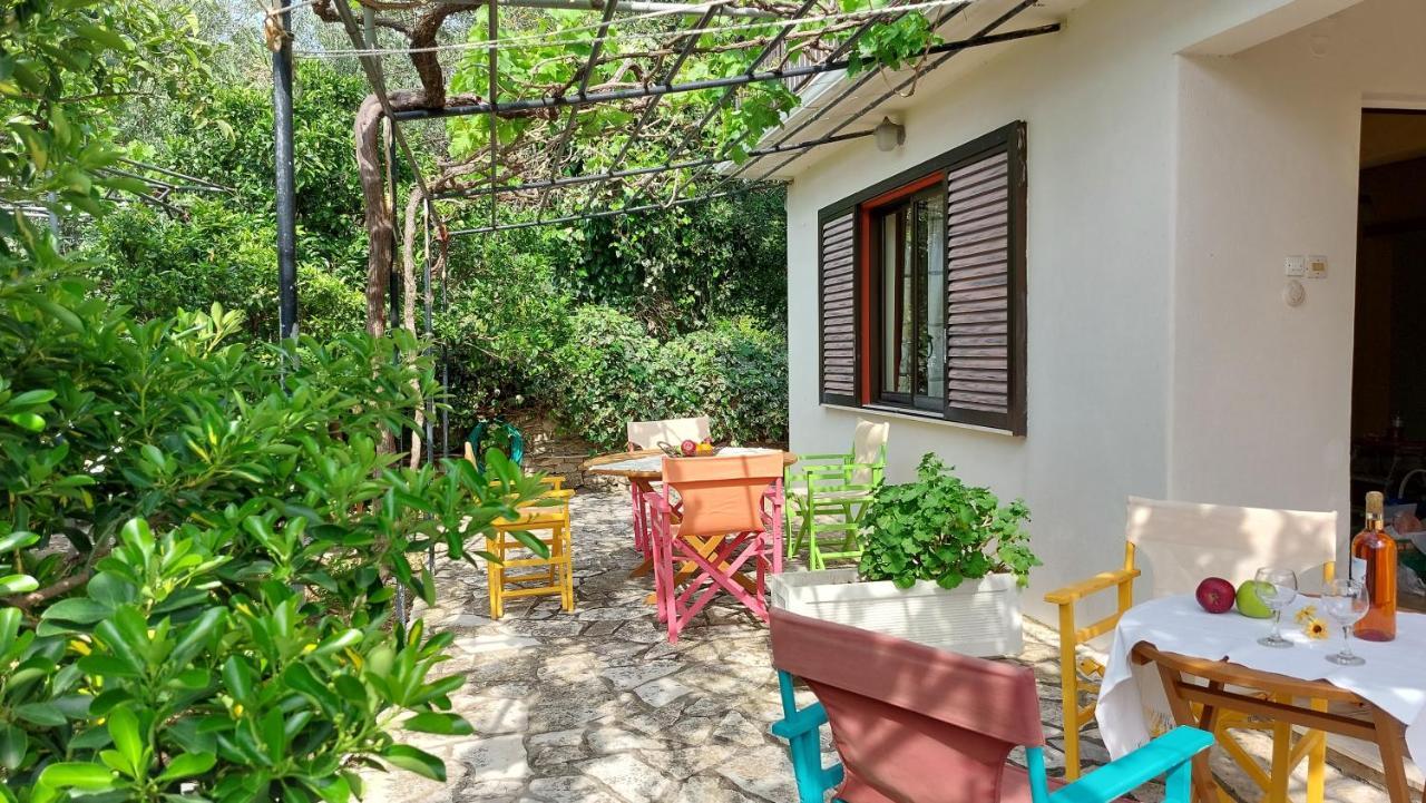 Lourantos Studios & Apartments Βαθύ Εξωτερικό φωτογραφία